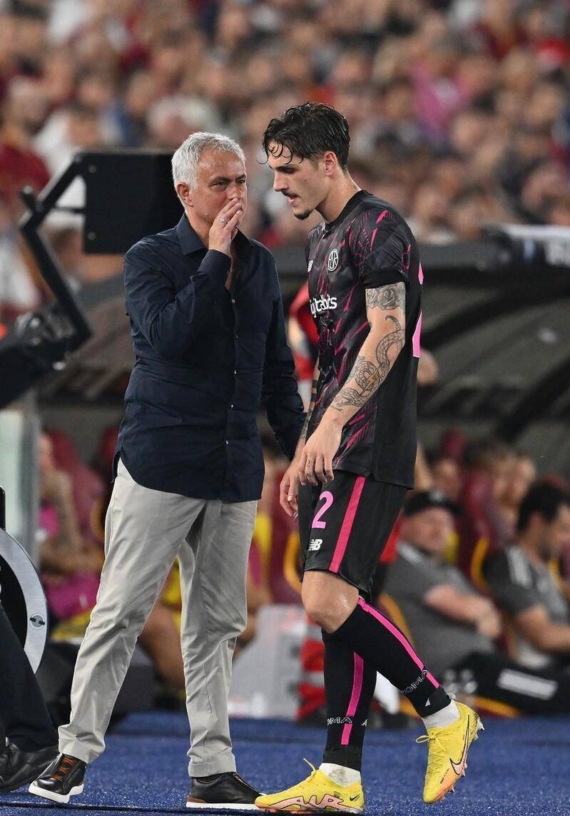 犹他爵士训练开放日，清晨战术微调引欢呼，欧联在即，团队化学反应显著 -开云平台