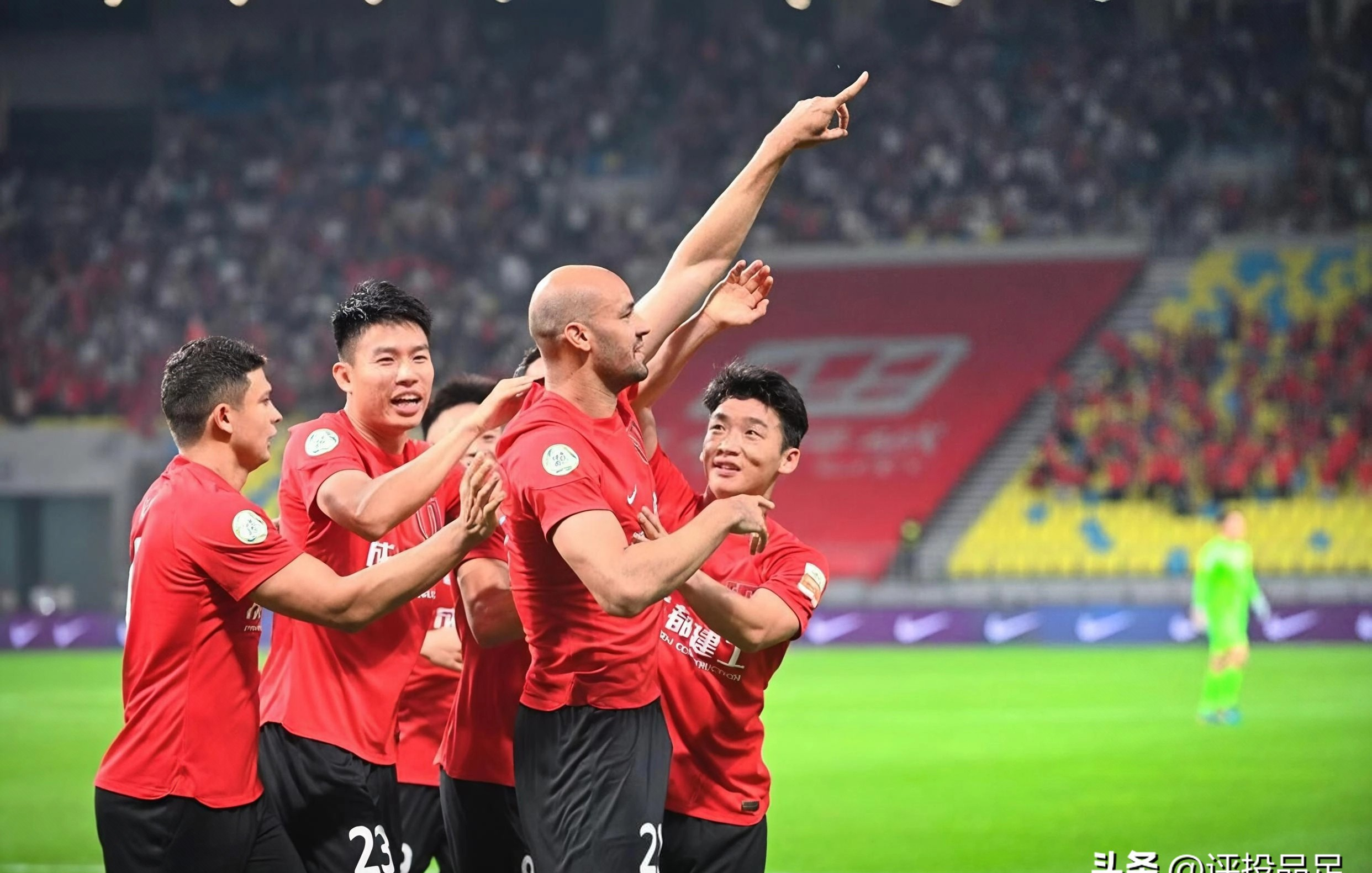 上海申花训练开放日，转会期扳平良机引欢呼，葡超在即，资深球员宣示担当的简单介绍-开云平台